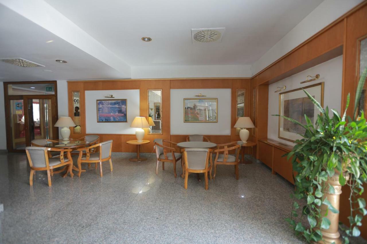 Shodlik Palace Tasjkent Buitenkant foto