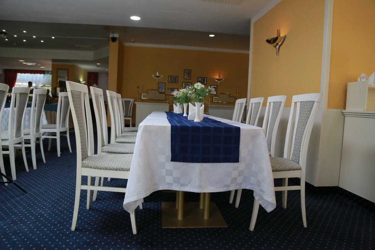 Shodlik Palace Tasjkent Buitenkant foto