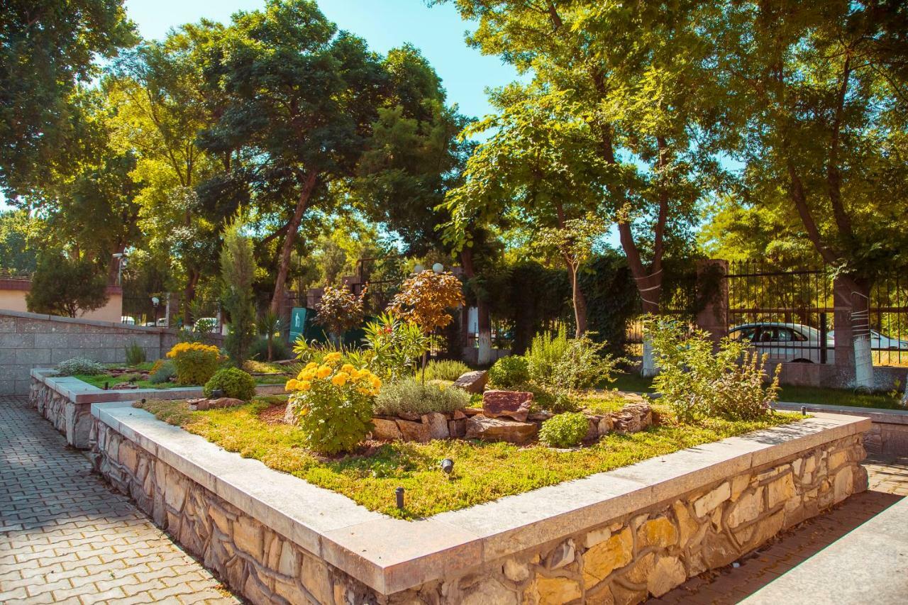 Shodlik Palace Tasjkent Buitenkant foto